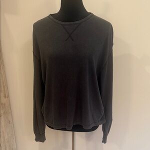 Universal Threads Soft Washed Black Women's Long-Sleeve Pullover Top